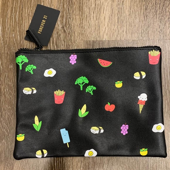 Forever 21 Handbags - Cute food clutch